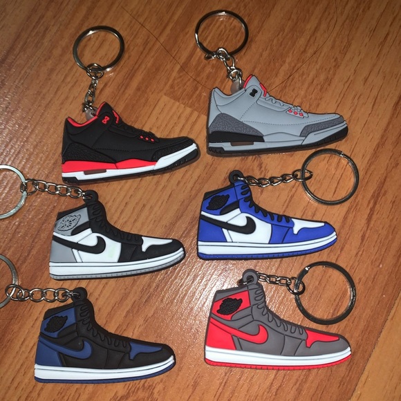 Sneaker Keychains 5 pc. - Picture 1 of 8